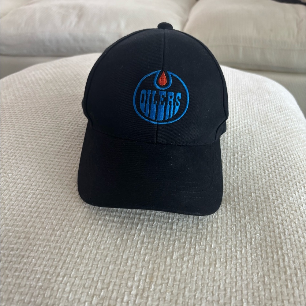 Oilers block and blue ball cap